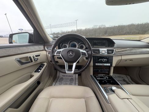 Used 2014 Mercedes-Benz E 350 4MATIC Sedan image 25