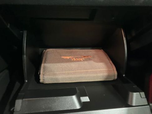 Used 2018 Jeep Renegade Trailhawk image 31