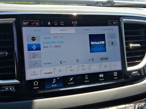 Certified 2023 Chrysler Pacifica Touring-L FWD image 17