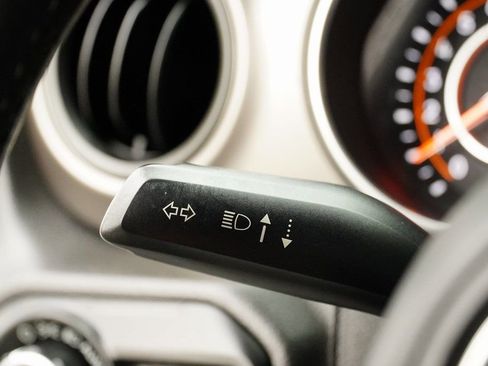 Used 2018 Jeep Wrangler Unlimited Sport S image 26