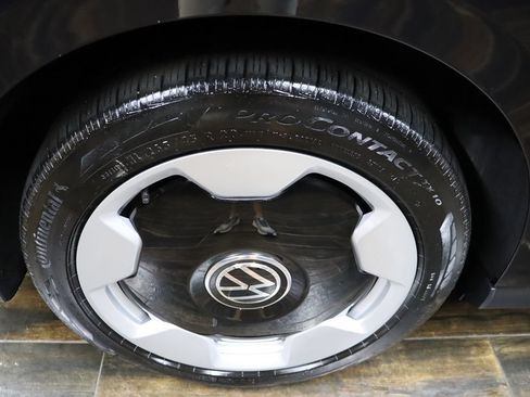 Used 2025 Volkswagen ID. Buzz Pro S RWD image 26