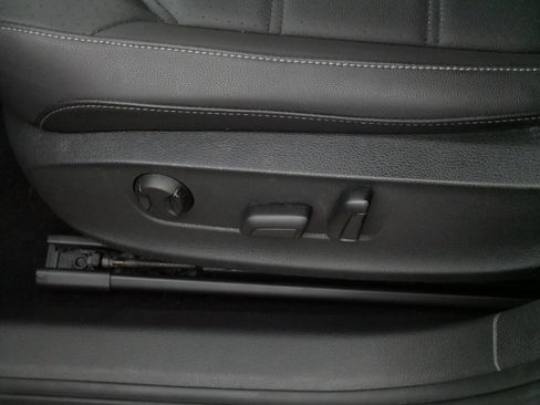 Certified 2022 Volkswagen Passat 2.0T SE FWD image 21