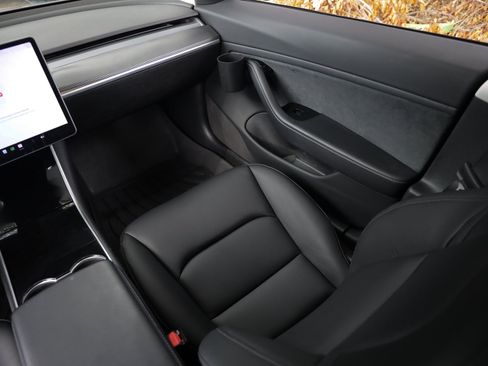 Used 2018 Tesla Model 3 Long Range RWD image 26