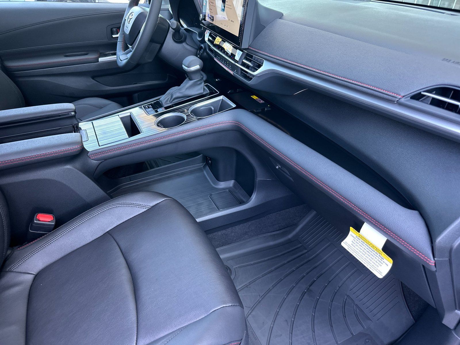 Used 2026 Toyota Sienna XSE FWD image 16