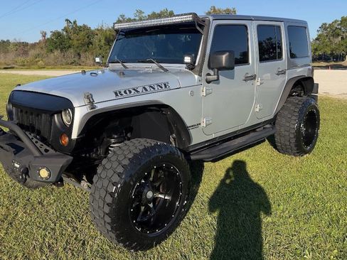 Used 2011 Jeep Wrangler Unlimited Sport image 2