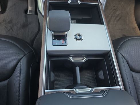 New 2026 Land Rover Range Rover Long Wheelbase SE AWD/4WD image 27