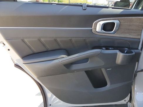 Used 2023 Kia Sorento SX Prestige image 18