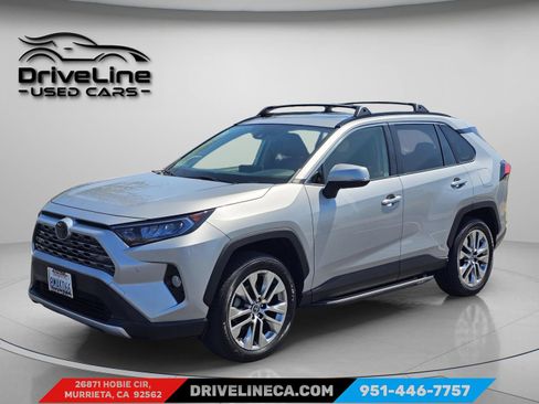 Used 2019 Toyota RAV4 Limited w/ Carpet Mat Package FWD image 1