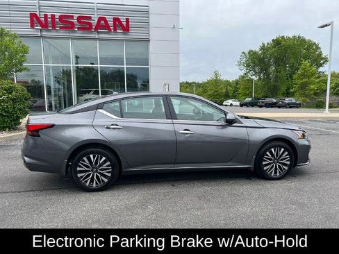 Certified 2024 Nissan Altima 2.5 SV w/ SV Premium Package AWD/4WD image 19