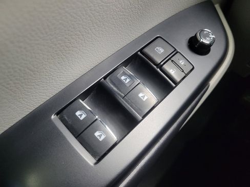 Used 2018 Toyota Highlander Limited Platinum image 27