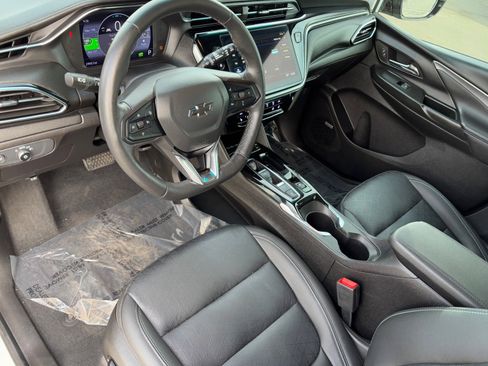 Used 2023 Chevrolet Bolt LT w/ Infotainment Package image 18