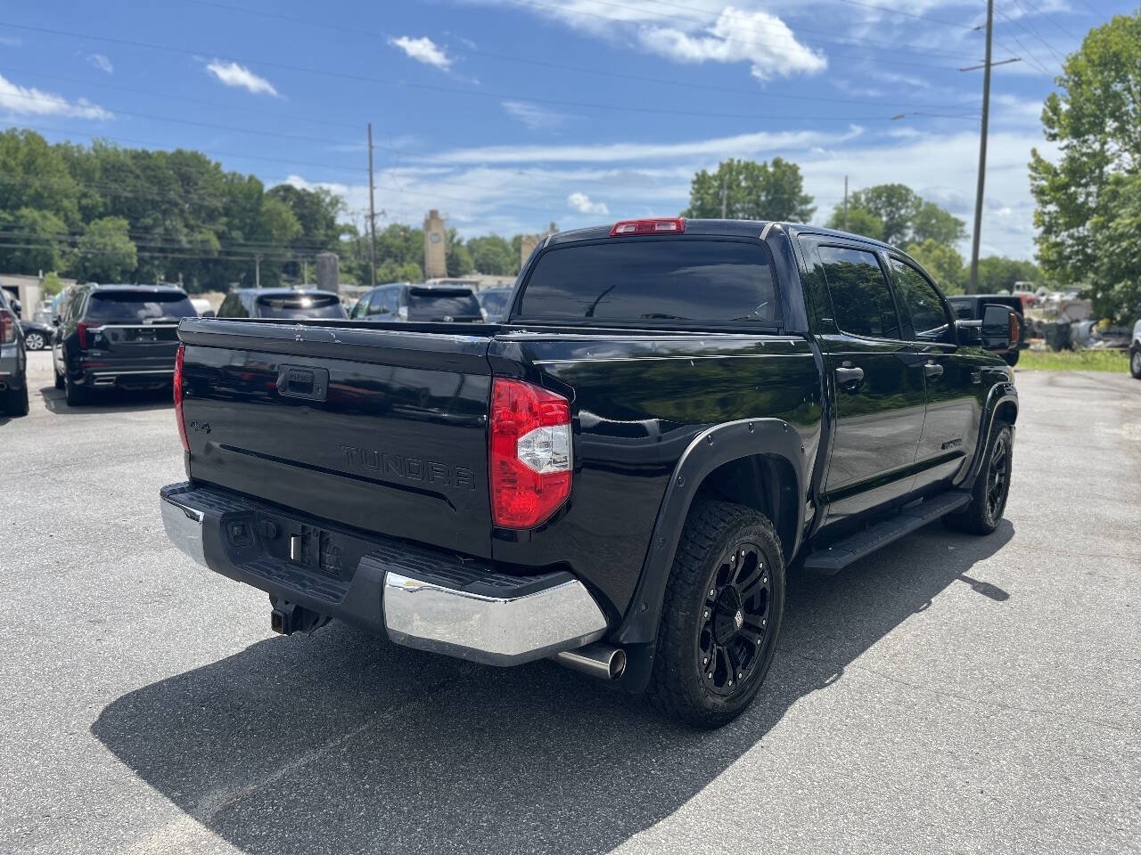 Used 2018 Toyota Tundra SR5 w/ SR5 Upgrade Package AWD/4WD image 8