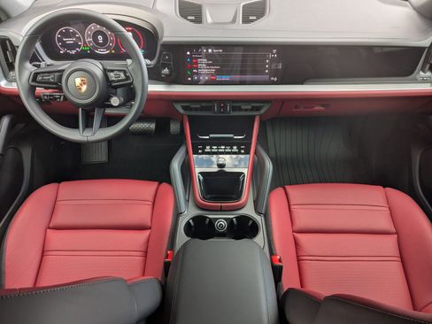 New 2026 Porsche Cayenne image 23