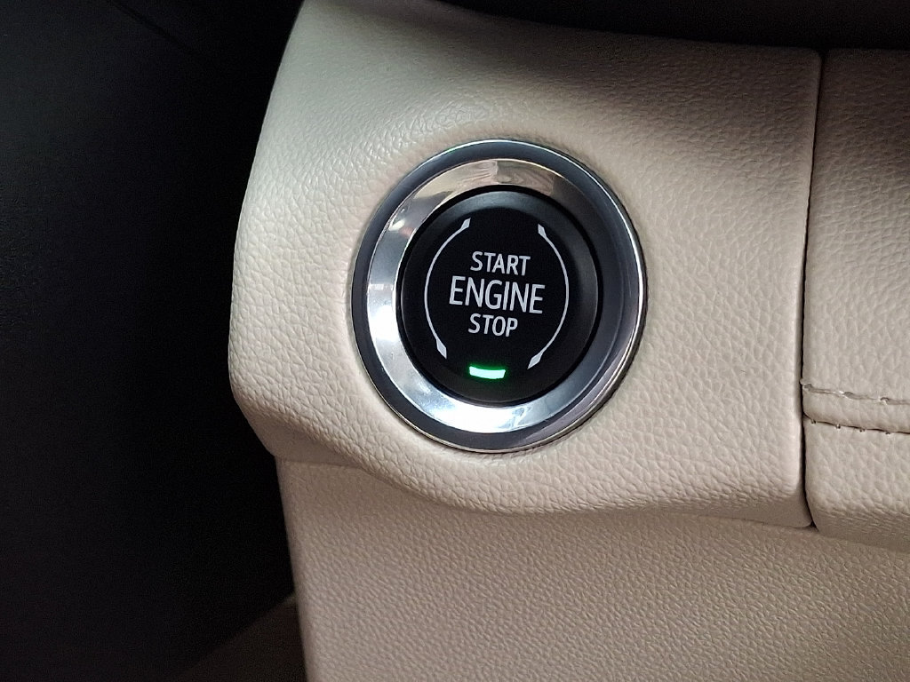 Used 2023 Buick Envision Avenir AWD/4WD image 34