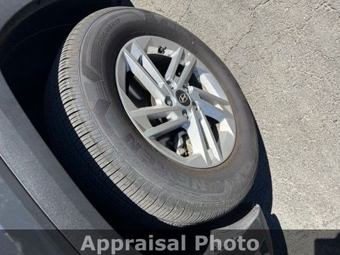 Used 2025 Hyundai Tucson SE AWD/4WD image 8