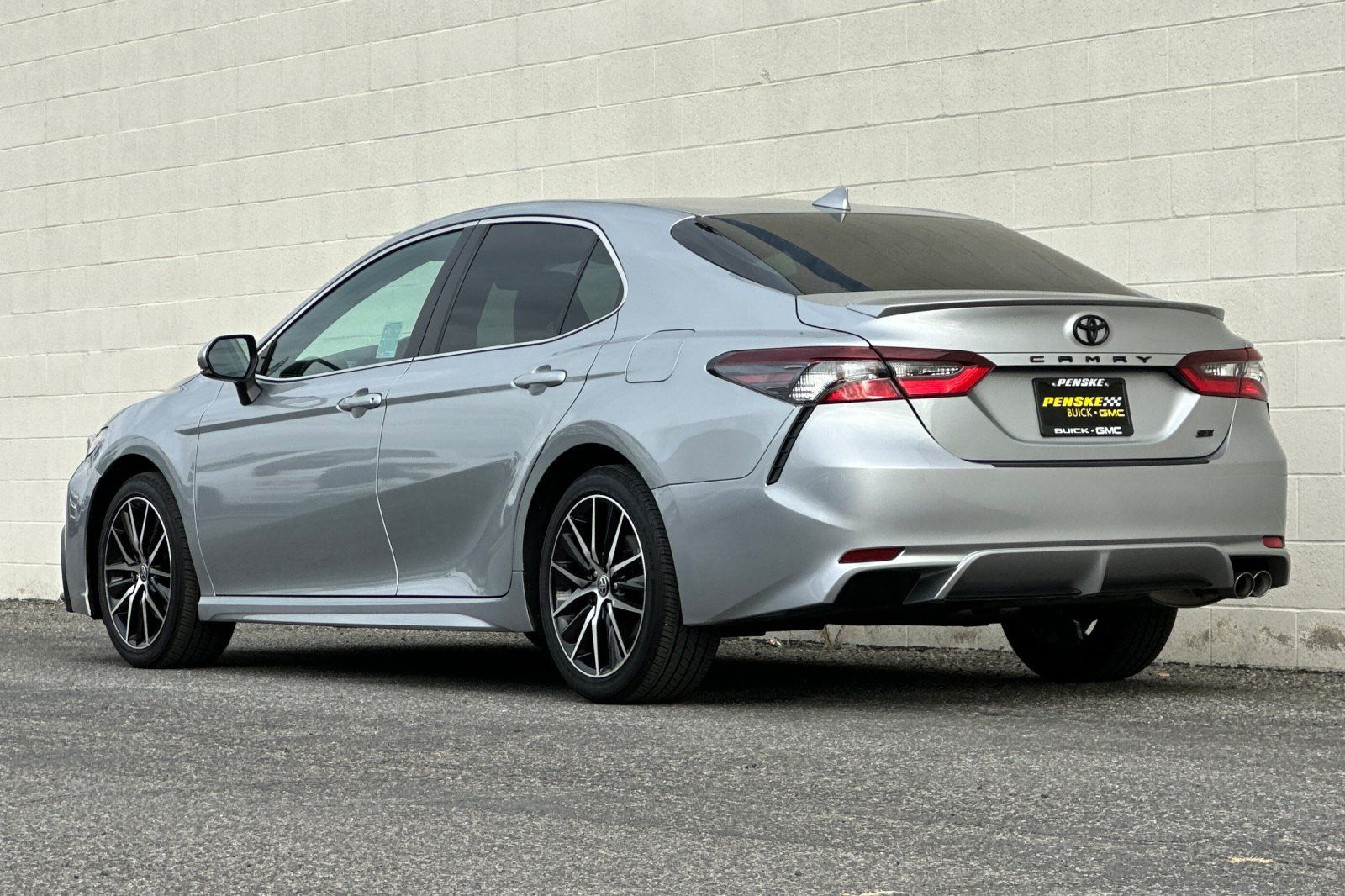 Used 2024 Toyota Camry SE FWD image 6