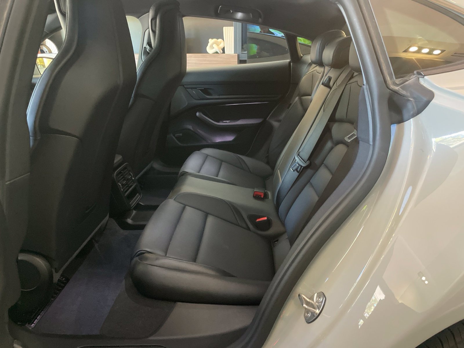 Certified 2024 Porsche Taycan w/ Premium Package RWD image 8