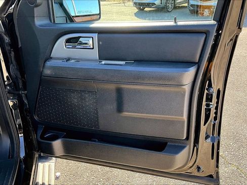 Used 2017 Ford Expedition XLT w/ Equipment Group 202A image 25