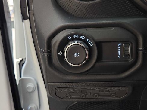 Used 2026 Jeep Wrangler Unlimited Rubicon AWD/4WD image 22