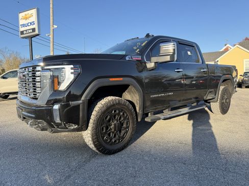 Used 2024 GMC Sierra 2500 Denali w/ Denali Reserve Package image 2