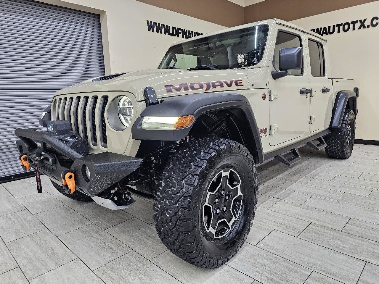 Used 2020 Jeep Gladiator Mojave AWD/4WD image 2