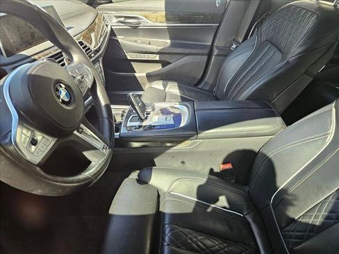 Used 2022 BMW 740i w/ M Sport Package image 14