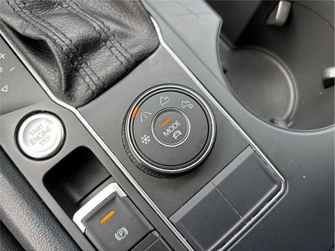 Used 2019 Volkswagen Atlas SE w/ Towing Package image 31