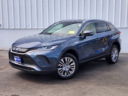 Used 2021 Toyota Venza XLE w/ Softex Package AWD/4WD image 1
