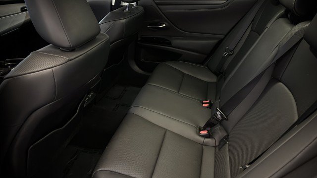 Used 2023 Lexus ES 350 w/ Premium Package FWD image 5