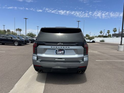 Certified 2025 Chevrolet Suburban Z71 AWD/4WD image 4