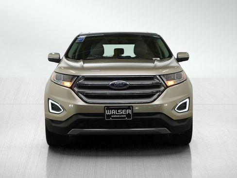 Used 2017 Ford Edge Titanium w/ Equipment Group 301A AWD/4WD image 8