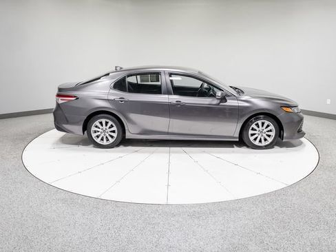 Used 2019 Toyota Camry LE FWD image 6