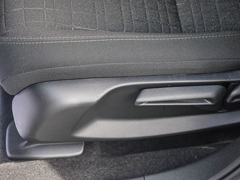 Certified 2026 Honda HR-V LX image 22