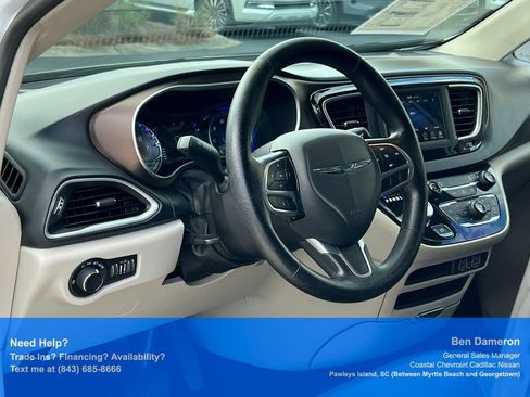 Used 2021 Chrysler Voyager Lxi FWD image 5