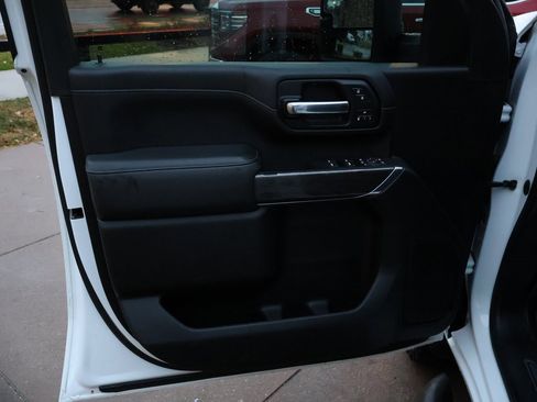 Used 2020 Chevrolet Silverado 2500 LTZ image 27