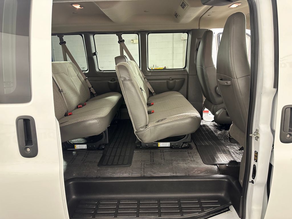 Used 2025 Chevrolet Express 3500 LT w/ LT Preferred Equipment Group RWD image 15