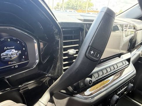 Used 2023 Chevrolet Silverado 1500 LT AWD/4WD image 29