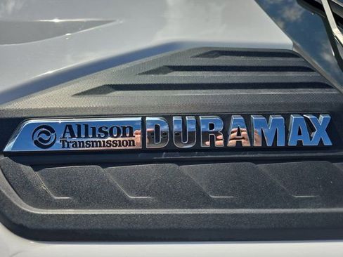 Used 2024 Chevrolet Silverado 2500 LT image 9