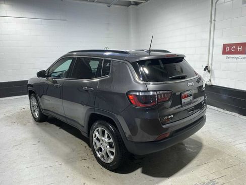 Used 2022 Jeep Compass Latitude AWD/4WD image 4