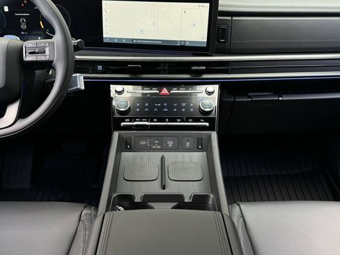 Used 2025 Hyundai Santa Fe Calligraphy image 6