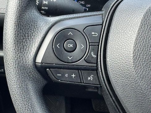Used 2025 Toyota RAV4 XLE AWD/4WD image 21