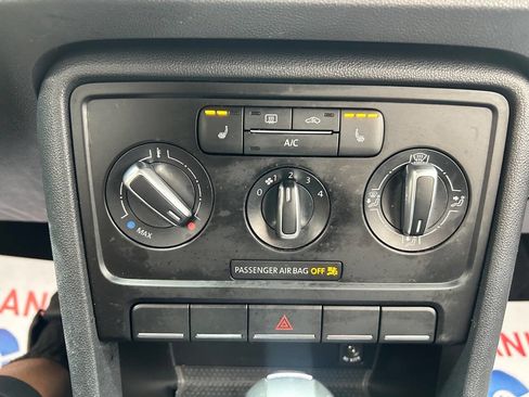 Used 2015 Volkswagen Beetle 1.8T image 19