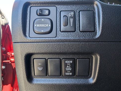 Used 2019 Toyota 4Runner SR5 Premium AWD/4WD image 17