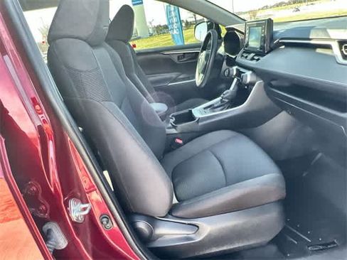 Used 2022 Toyota RAV4 LE image 12