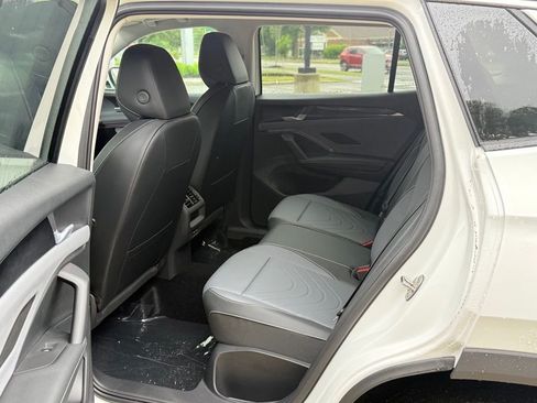 New 2026 Volkswagen Tiguan SE AWD/4WD image 19