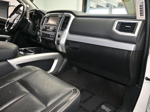 Used 2018 Nissan Titan PRO-4X w/ Pro-4x Convenience Package image 52