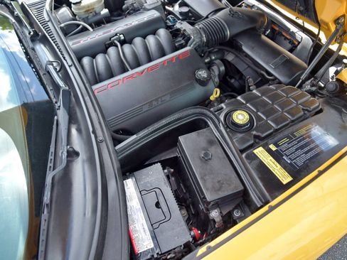 Used 2003 Chevrolet Corvette Coupe w/ Preferred Equipment Group image 20