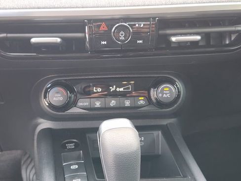 Used 2026 Nissan Kicks SV image 15