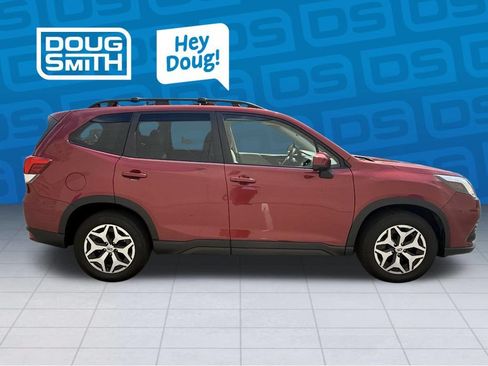 Used 2023 Subaru Forester Premium AWD/4WD image 6