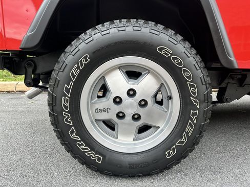 Used 1995 Jeep Wrangler Rio Grande AWD/4WD image 99